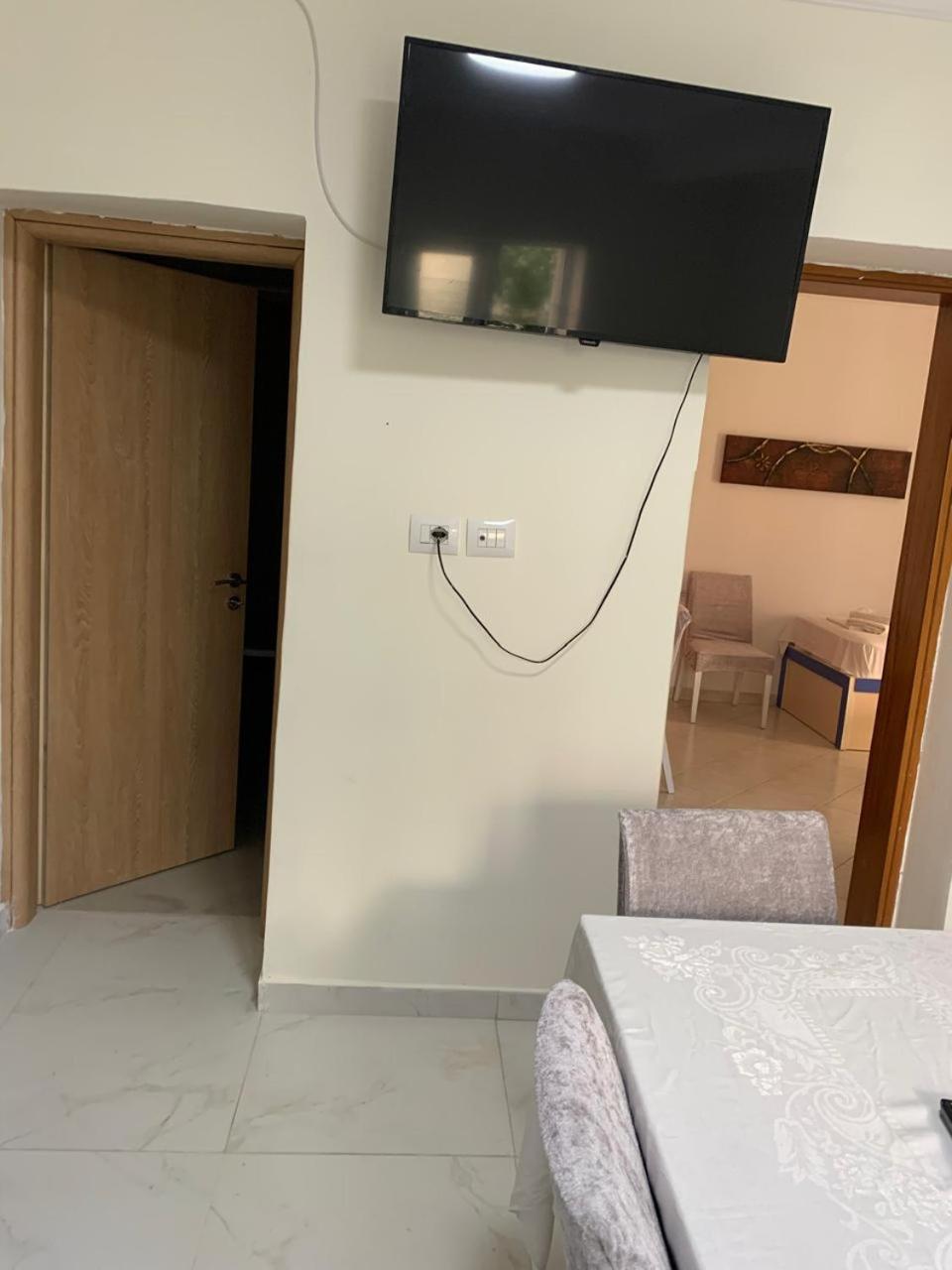Angjelo Apartments Sarande Bilik gambar