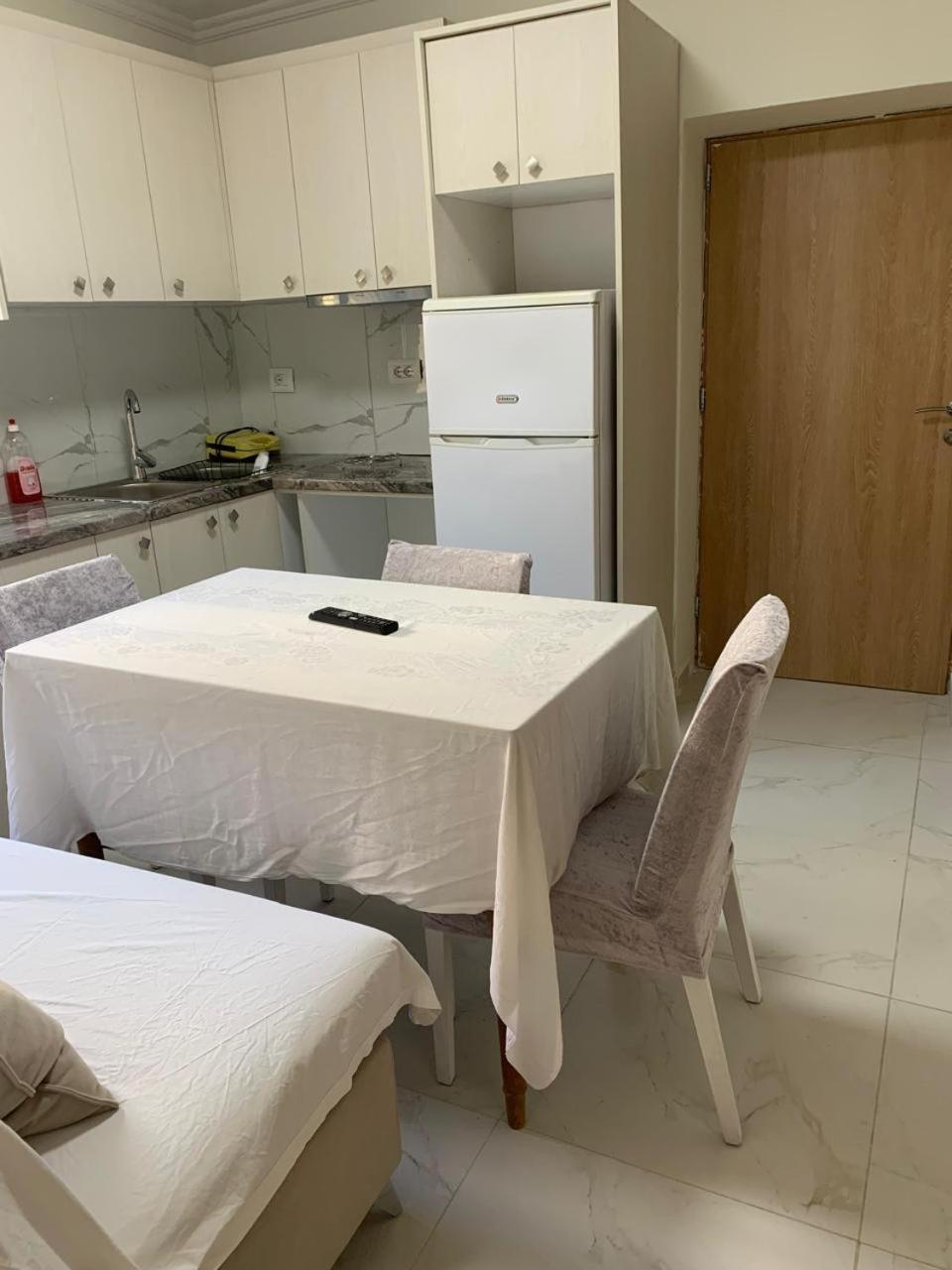 Angjelo Apartments Sarande Bilik gambar